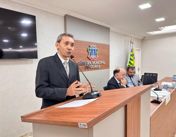 Vereador Letiano propõe projeto para reduzir o recesso parlamentar em Oeiras