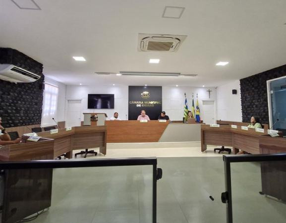 CCJ aprova criação do Parlamento Jovem Oeirense